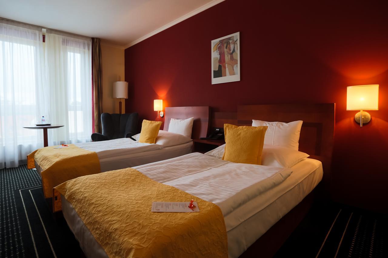 U Zvonu Hotel เปิลเซน ภายนอก รูปภาพ