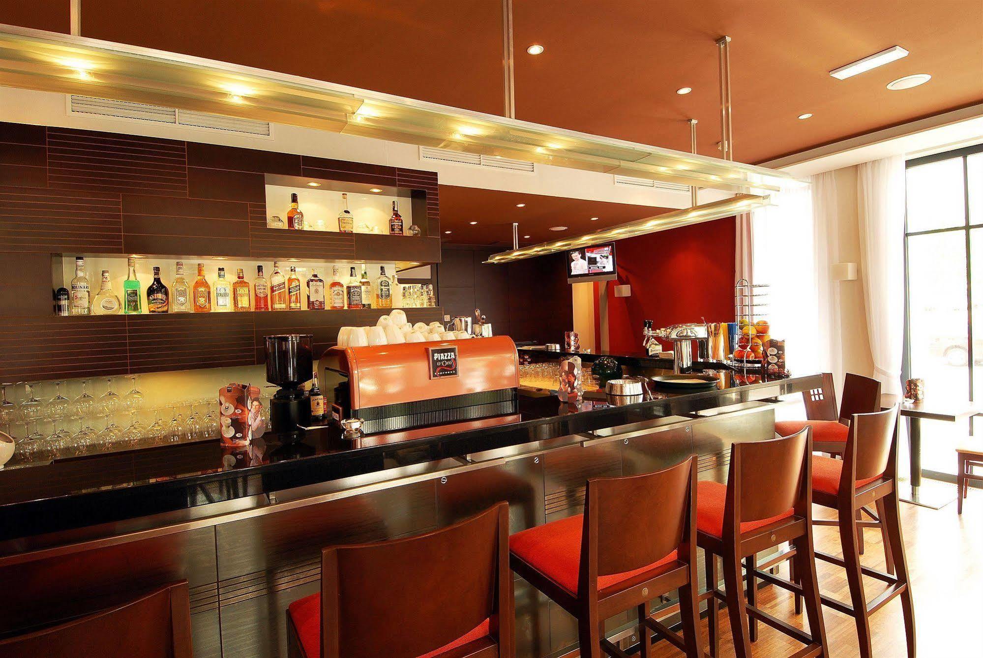 U Zvonu Hotel เปิลเซน ภายนอก รูปภาพ